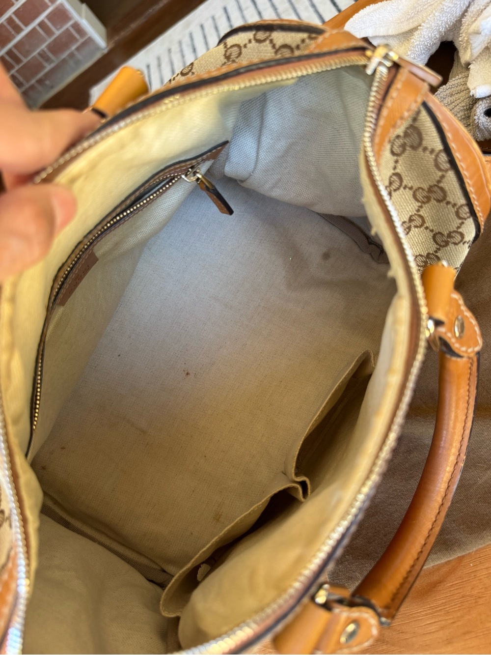 Vintage Gucci Tan GG Supreme Satchel with Red & Green Stripe - Picture 11 of 14